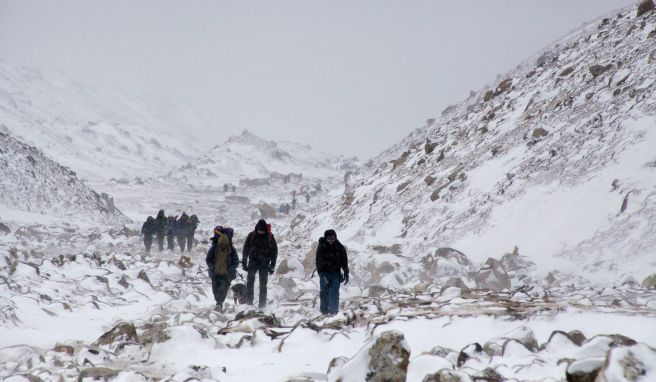 Andrang am Mount Everest: Seit Start der Frühlingssaison haben insgesamt 361 Bergsteiger und 93 Bergsteigerinnen Genehmigungen für den Aufstieg erhalten.