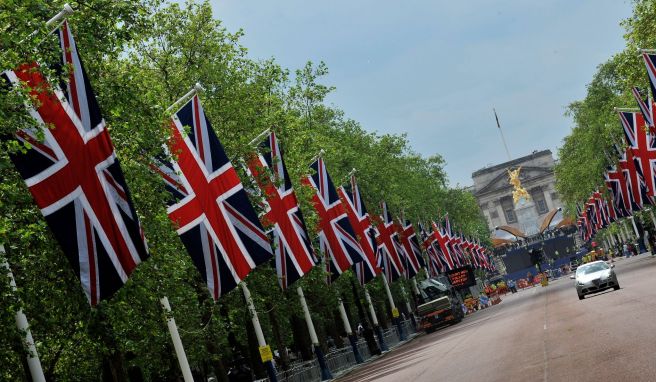 REISE & PREISE weitere Infos zu Ein spontaner London-Trip zum Queen-Jubiläum