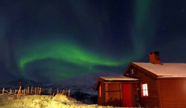 Aurora Borealis in Skandinavien  An klaren Winterabenden das Nordlicht erleben