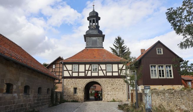 Blick auf das Torhaus im Kloster Michaelstein. Das beliebte Ausflugsziel ist eine ehemalige Zisterzienser-Abtei.