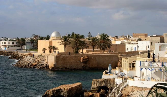 Reisen in Zeiten von Corona  Keine Testpflicht mehr für geimpfte Reisende in Tunesien
