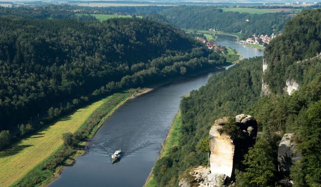 Die Elbe und der Nationalpark Sächsische Schweiz sind Besuchermagnete in Sachsen - das Bundesland ist 2022 Partnerland der ITB. 