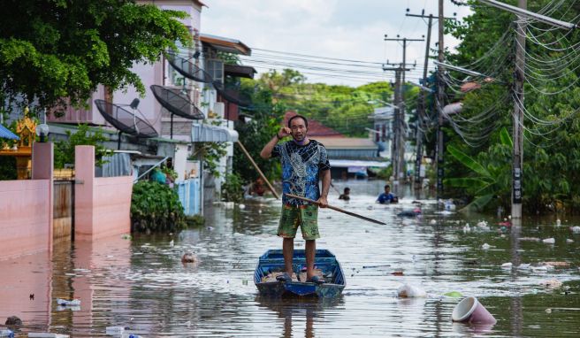 Tropen-Urlaub  Thailand: Lockerungen der Corona-Regeln und Überschwemmungen