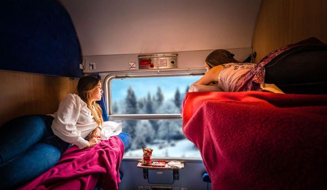 Bahn in die Berge  Mit dem Zug in den Skiurlaub - Angebote und Tipps