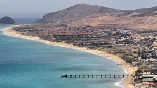 Ruhe statt Rummel: Wegen des neun Kilometer langen Sandstrands wird Porto Santo auch Sandkiste des Atlantiks genannt Ruhe statt Rummel: Wegen des neun Kilometer langen Sandstrands wird Porto Santo auch Sandkiste des Atlantiks genannt