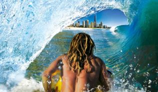 So gleichmäßig und strandnah ist die perfekte Welle nirgendwo auf der Welt.##Foto: Tourism Queensland So gleichmäßig und strandnah ist die perfekte Welle nirgendwo auf der Welt