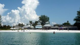 Touristen schätzen auf Anna Maria Island das schöne Wetter und die ausgedehnten, feinsandigen Strände. ##Foto: Verena Wolff Touristen schätzen auf Anna Maria Island das schöne Wetter und die ausgedehnten, feinsandigen Strände.