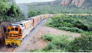 An dieser Schienenstrecke würde der künftige »Ozean-Zug« anschließen. Geplant ist eine 3750 Kilometer lange Strecke von Brasilien über Bolivien bis Peru ##Foto: Cynthia Terrazas/Ferroviaria Oriental/dpa An dieser Schienenstrecke würde der künftige »Ozean-Zug« anschließen. Geplant ist eine 3750 Kilometer lange Strecke von Brasilien über Bolivien bis Peru