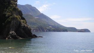 Lockt im Sommer sonnenhungrige Urlauber an: die Bucht von Budva##Foto: Leila Haidar Lockt im Sommer sonnenhungrige Urlauber an: die Bucht von Budva