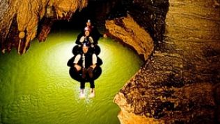 Adrenalinkick: Eine unterirdische Raftingtour in den Woitomo Caves##Foto: Tourism New Zealand/Tourism Holdings Adrenalinkick: Eine unterirdische Raftingtour in den Woitomo Caves