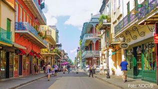 Die Royal Street im French Quarter ist eine der ältesten Straßen in New Orleans##Foto: NOCVB Die Royal Street im French Quarter ist eine der ältesten Straßen in New Orleans