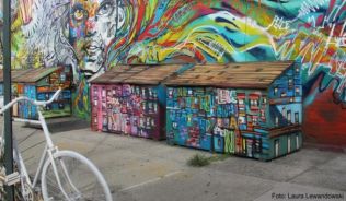 Kunst der Straße: Riesige Graffitis zieren teilweise die Hauswände am Broadway in Bed-Stuy##Foto: Laura Lewandowski/dpa-tmn Kunst der Straße: Riesige Graffitis zieren teilweise die Hauswände am Broadway in Bed-Stuy