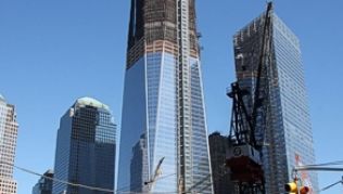Bereits mehr als 80 Stockwerke hoch: Das World Trade Center I soll mit gut 541 Metern einmal das höchste Gebäude der USA sein.##Foto: Segbers/dpa/tmn Bereits mehr als 80 Stockwerke hoch: Das World Trade Center I soll mit gut 541 Metern einmal das höchste Gebäude der USA sein.