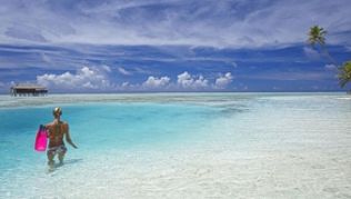 Touristen aus Europa wollen sich auf den Malediven benehmen wie zu Hause - bislang gibt es keine gesetzlichen Regelungen, die das verhindern.##Foto: Maldives Tourism Promotion Board Touristen aus Europa wollen sich auf den Malediven benehmen wie zu Hause - bislang gibt es keine gesetzlichen Regelungen, die das verhindern.