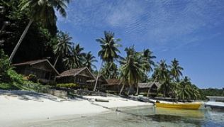 Paradies am Äquator: Auf den Togian Islands werden Urlaubsträume war.##Foto: Thilo Resenhoeft Paradies am Äquator: Auf den Togian Islands werden Urlaubsträume war.