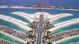 Grandioser Anblick: An der Spitze der Palme liegt das Hotel »Atlantis«.##Foto: DTCM Grandioser Anblick: An der Spitze der Palme liegt das Hotel »Atlantis«.