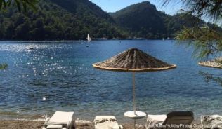 Entspannen an der türkischen Riviera - das ist in diesem Jahr besonders günstig möglich. Die Reisepreise sind wegen der stockenden Nachfrage niedrig, Urlauber können Last-Minute-Schnäppchen machen##Foto: Lena Rahn/HolidayPirates GmbH/dpa-tmn Entspannen an der türkischen Riviera - das ist in diesem Jahr besonders günstig möglich. Die Reisepreise sind wegen der stockenden Nachfrage niedrig, Urlauber können Last-Minute-Schnäppchen machen