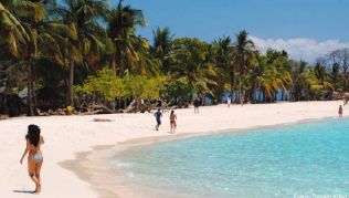 Die Strände auf Malcapuya Island sind paradiesisch schön Die Strände auf Malcapuya Island sind paradiesisch schön