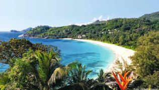 Wahrhaft paradiesisch: Blick auf die Anse Intendance auf der Hauptinsel Mahé Wahrhaft paradiesisch: Blick auf die Anse Intendance auf der Hauptinsel Mahé