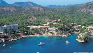So schön kann Mallorca sein: Das Hotel »Cala Fornells« an der gleichnamigen Bucht hat Stil So schön kann Mallorca sein: Das Hotel »Cala Fornells« an der gleichnamigen Bucht hat Stil