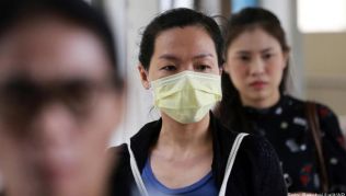 Wegen der schlechten Luft verhüllen die Bangkoker Mund und Nase wie noch nie Wegen der schlechten Luft verhüllen die Bangkoker Mund und Nase wie noch nie