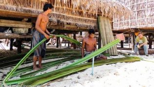 Das traditionelle Moken-Dorf Tung Dap in der thailändischen Region Phang-Nga Das traditionelle Moken-Dorf Tung Dap in der thailändischen Region Phang-Nga