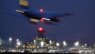 Flugverspätungen: Sobald Eltern für das Ticket ihres Babys bezahlt haben, besteht auch Anspruch auf eine Entschädigung Flugverspätungen: Sobald Eltern für das Ticket ihres Babys bezahlt haben, besteht auch Anspruch auf eine Entschädigung