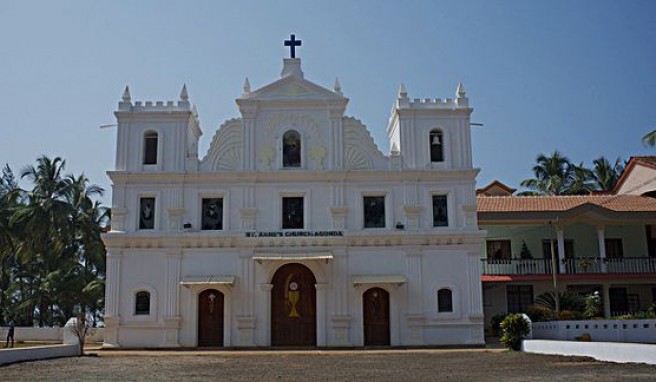 In Agonda in Goa gibt es noch Dorfleben inklusive Kirche, Indien