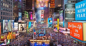 Ein Klassiker unter den Silvester-Partyorten ist der New Yorker Times Square. Das Fest ist bunt und laut.