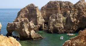 Ein spannender Küstenabschnitt: Die Algarve.