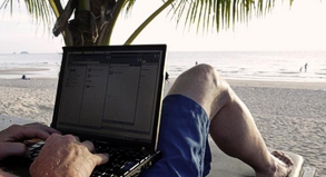 Vom Strand ins Netz: Der »Social Capital Seeker« postet sofort Urlaubsfotos. Denn er braucht ein Publikum