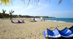 Meeresufer in der Dominikanischen Republik: Insgesamt werden über Ostern 173 Strände und Badeplätze gesperrt. Klassische Touristenregionen sollen aber nicht betroffen sein.