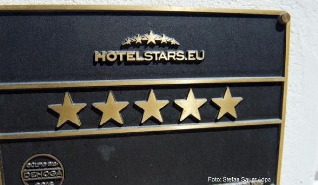 Für höchste Ansprüche: In einem Hotel mit fünf Sternen gibt es etwa einen Concierge und einen Hotelpagen. Doch Bewertungssysteme von Buchungsportalen machen den Sternen Konkurrenz