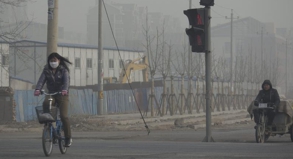 Mega-Smog in Peking  Im Hotel bleiben oder Atemschutz tragen