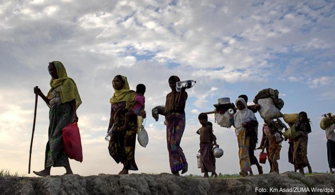 Rohingya auf der Flucht: Das brutale Vorgehen gegen diese Minderheit lässt die Reisebuchungen für Myanmar zurückgehen