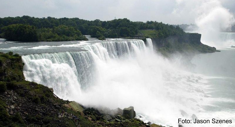 An den Niagarafällen sind Bauarbeiten geplant. Einer der insgesamt drei Wasserfälle soll dafür trockengelegt gelegt werden