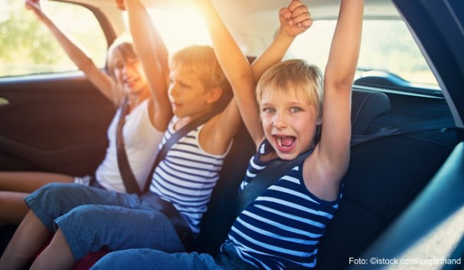 Kinder an Bord  Tipps für lange Autofahrten mit dem Nachwuchs