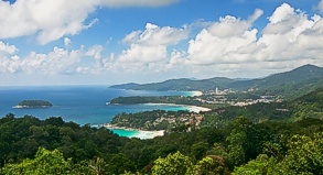 Die Trauminseln - wie hier die Insel Phuket - im Süden Thailands sind von den Überschwemmungen kaum betroffen##Foto: tbradford / istockphoto.de Die Trauminseln - wie hier die Insel Phuket - im Süden Thailands sind von den Überschwemmungen kaum betroffen