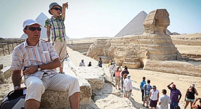 Die politischen Unruhen in Ägypten verunsichern Touristen. Damit Frühbucher sich trotzdem erst einmal für das Land entscheiden, geben Reiseveranstalter Umbuchungs-Garantien.
