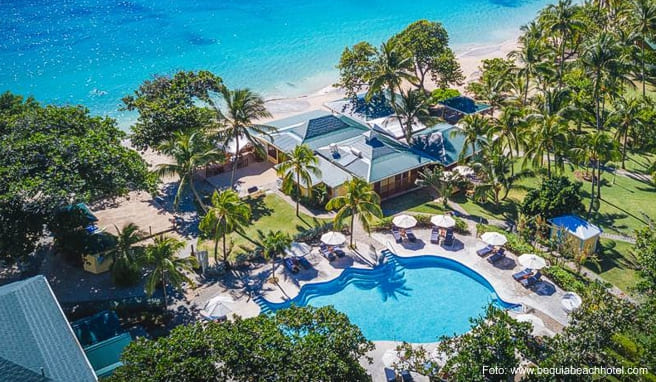 Das »Bequia Beach Hotel« liegt in der halbrunden Friendship-Bucht im Inselsüden