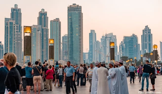 Wartezeit in Dubai  Emirates übernimmt die Hotelrechnung