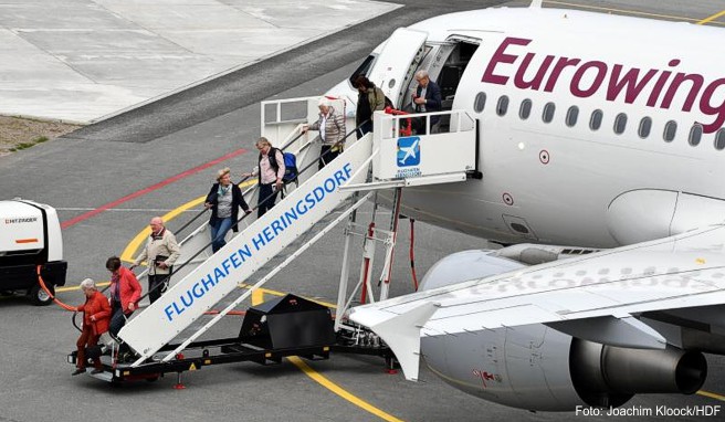 Usedom an der Ostsee ist bei Urlaubern aus Süddeutschland beliebt - deshalb landen im Sommer Eurowings-Flugzeuge auf dem kleinen Flughafen in Heringsdorf