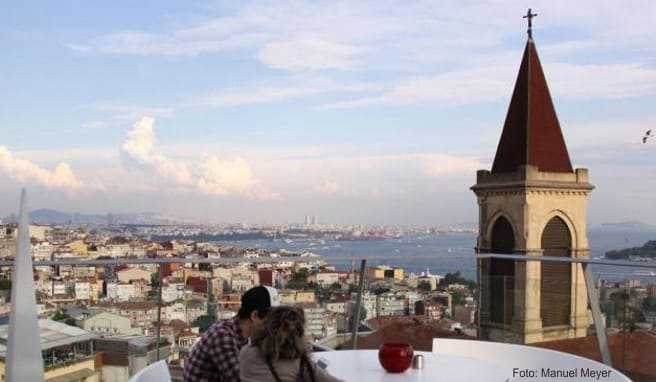 Über den Dächern: Vom Club und Restaurant »Istanbul 360« aus haben Touristen den besten Blick über die Stadt