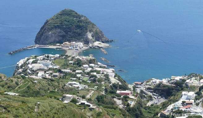 REISE & PREISE weitere Infos zu Italien: Wandern auf Ischia am Golf von Neapel