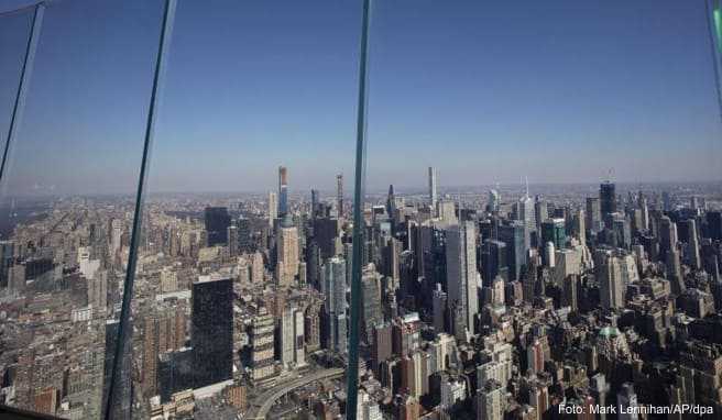 Nach einer mehrmonatigen Corona-Pause darf die New Yorker Aussichtsplattform «The Edge» nun wieder öffnen