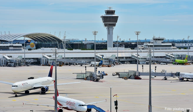 Am Flughafen  Welche Parkmöglichkeiten gibt es für Flugreisende?