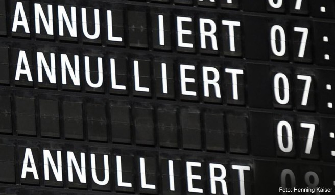 Lufthansa kündigte wegen eines Warnstreiks der Dienstleistungsgewerkschaft Verdi Flugausfälle an. Betroffene Kunden können ihr Ticket zurückgeben