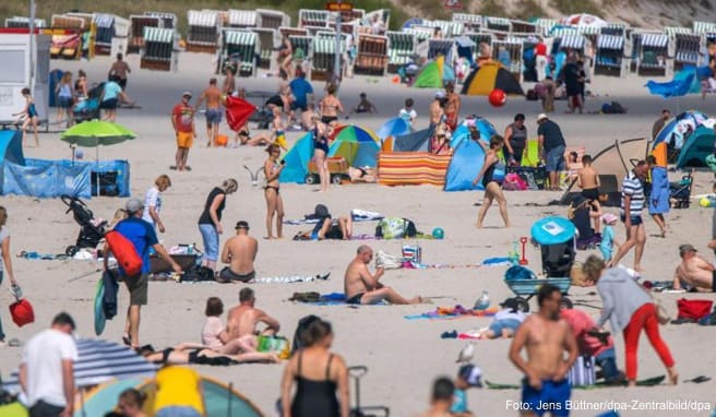 Die Mehrheit der Deutschen plant einer Umfrage zufolge trotz Corona-Pandemie eine Reise im Sommer