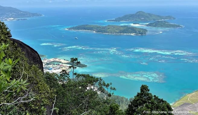 Seychellen-Urlaub  Beim Wandern Traumstrände und Natur genießen