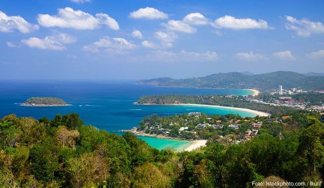 Die Ferieninsel Phuket muss von ausländischen Gästen direkt angeflogen werden